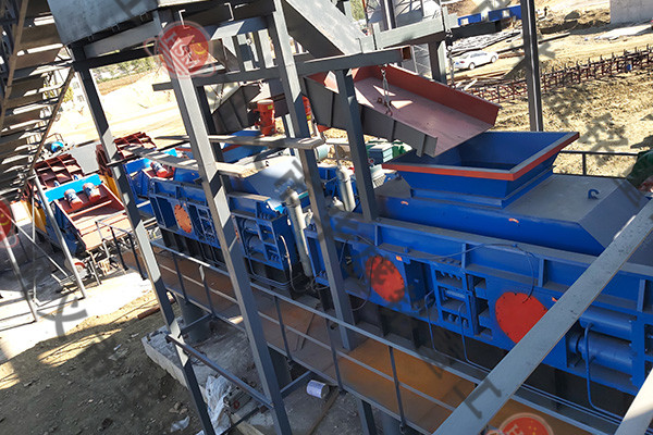 液壓對輥破碎機(jī)